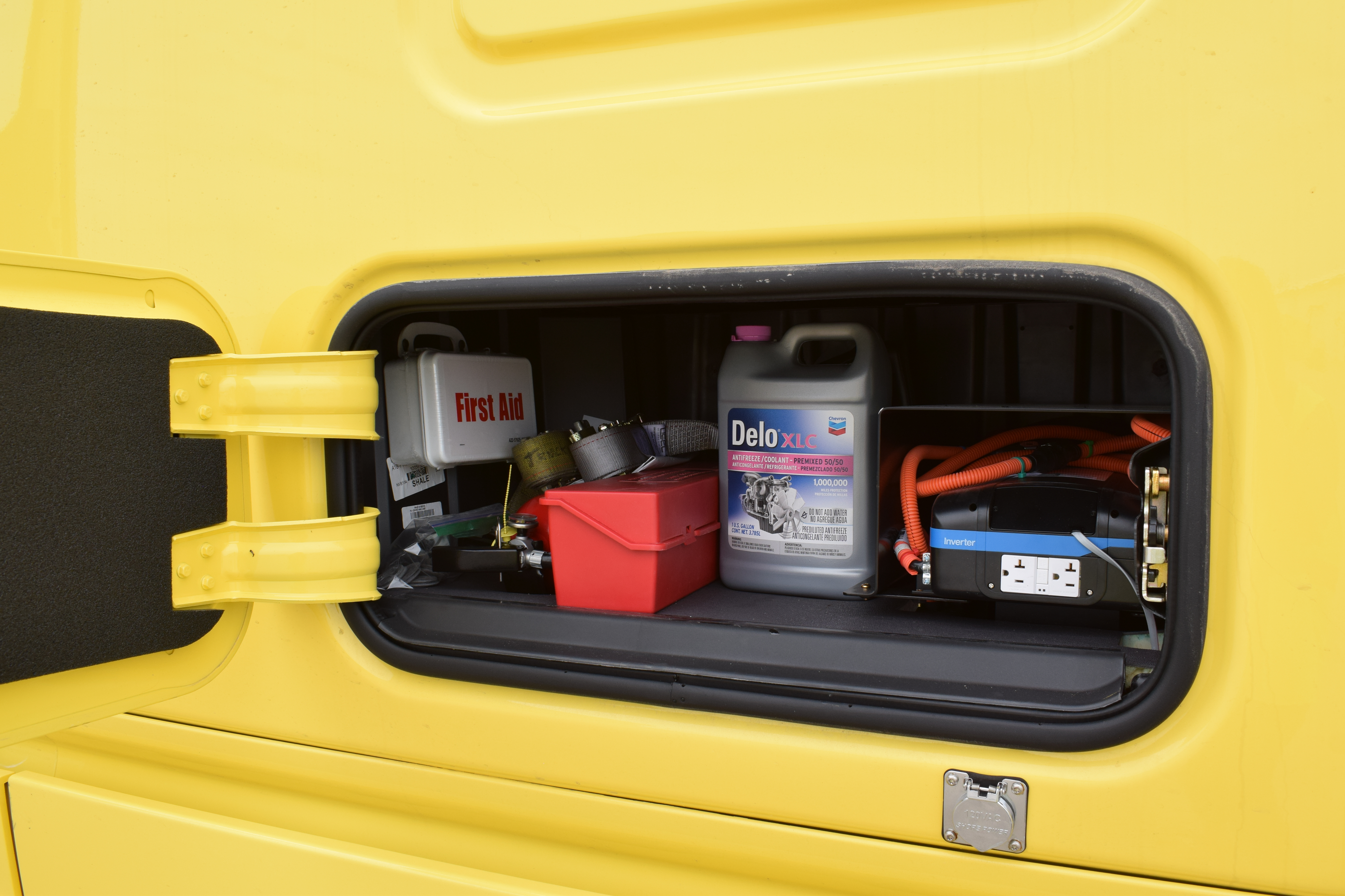 Important Things YOU Need To Keep In Your Truck